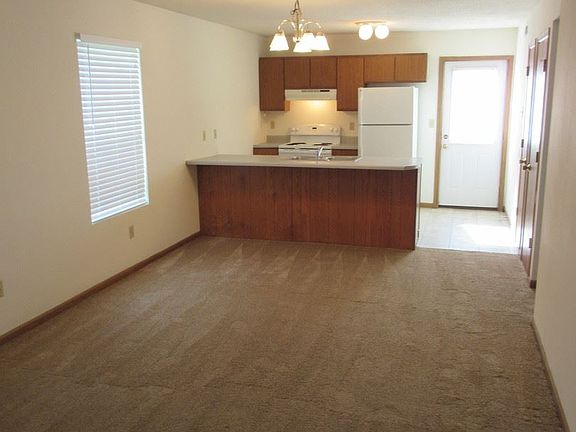 2nd image of 3550 Prescott Dr