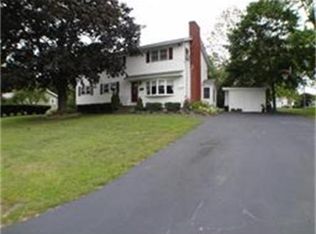 10 Lauderdale Rd, Chelmsford, MA 01824