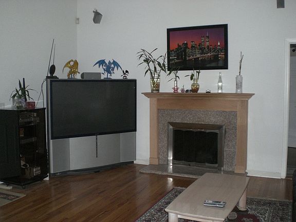 Family Rm w/Granite Fpl