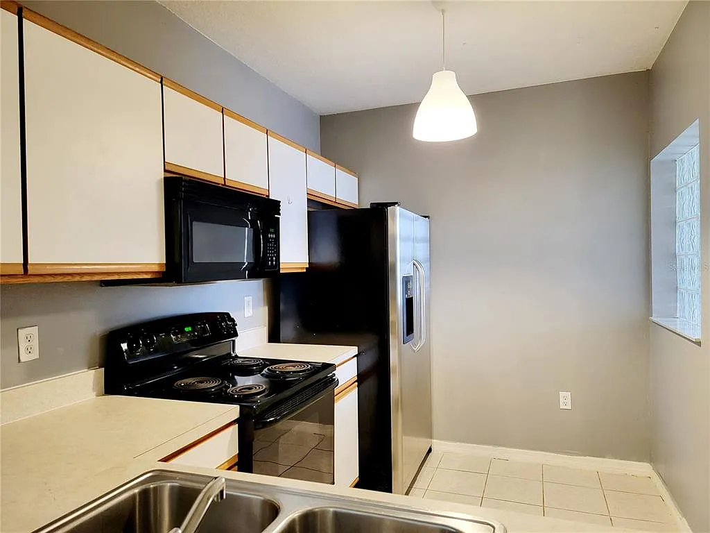 3 bed, 2.0 bath, 1151 sqft, $1,695 — Photo 4