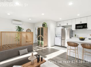 22305 Gilmore St, Canoga Park, CA 91303
