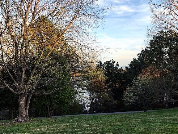 4th image of 379 Parkwood Cir Lot 135