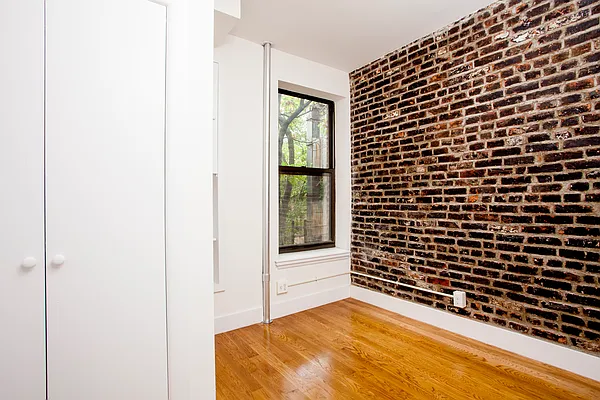 Rented by Compass | media 7