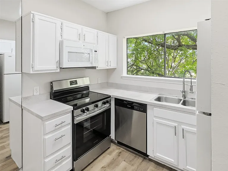 7126 Holly Hill Dr #210 — Photo 9