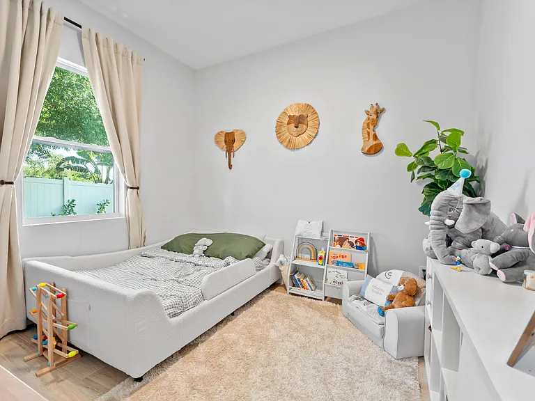 3701 W Leila Ave — Photo 36