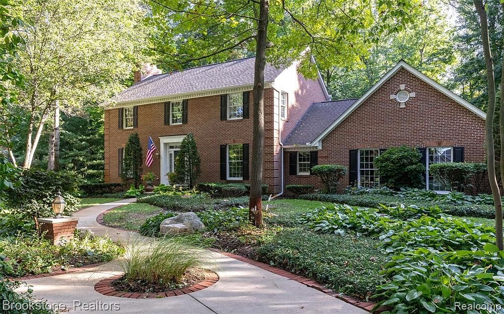 8242 Pine Lake Dr, Davisburg, MI 48350 Zillow