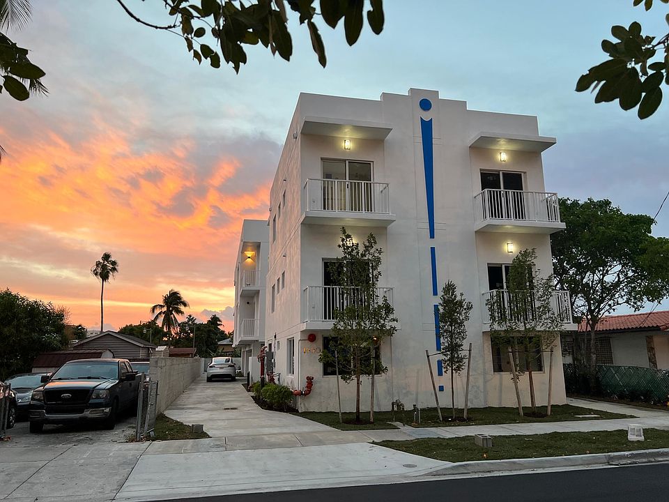 6 apartment building