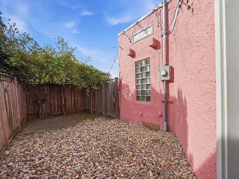 3210 Normal Blvd — Photo 22