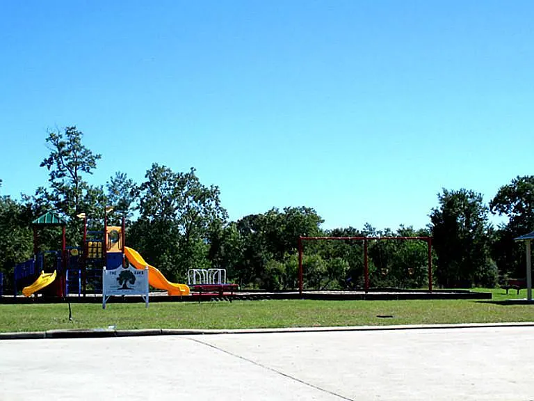7905 Diamond Oak Dr — Photo 24
