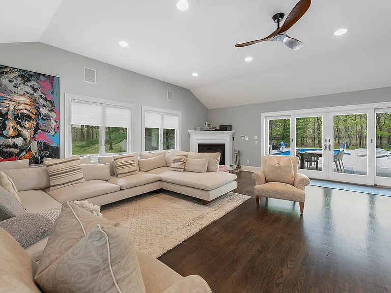 541 Wainscott Northwest Rd — Photo 7