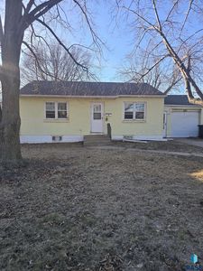 403 S 2nd St, Beresford, SD, 57004