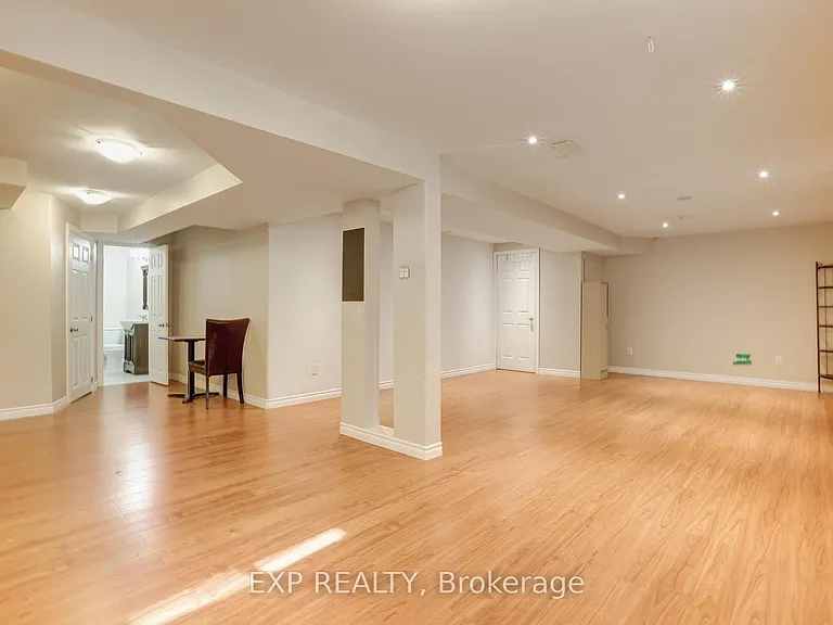 163 Daimler Dr — Photo 44