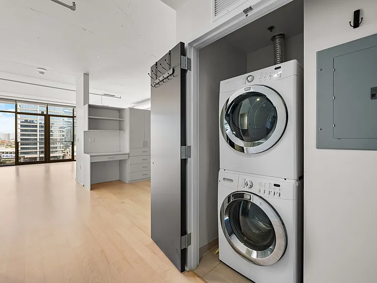 1100 S Hope St #1410 — Photo 31