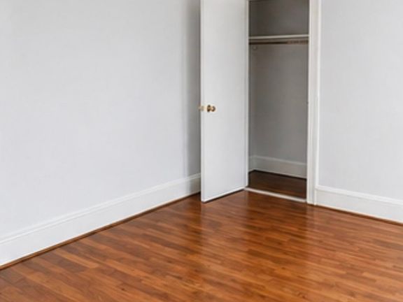 3rd image of 142 W 27th St Floor 1