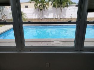 1503 4th St SW, Largo, FL 33770