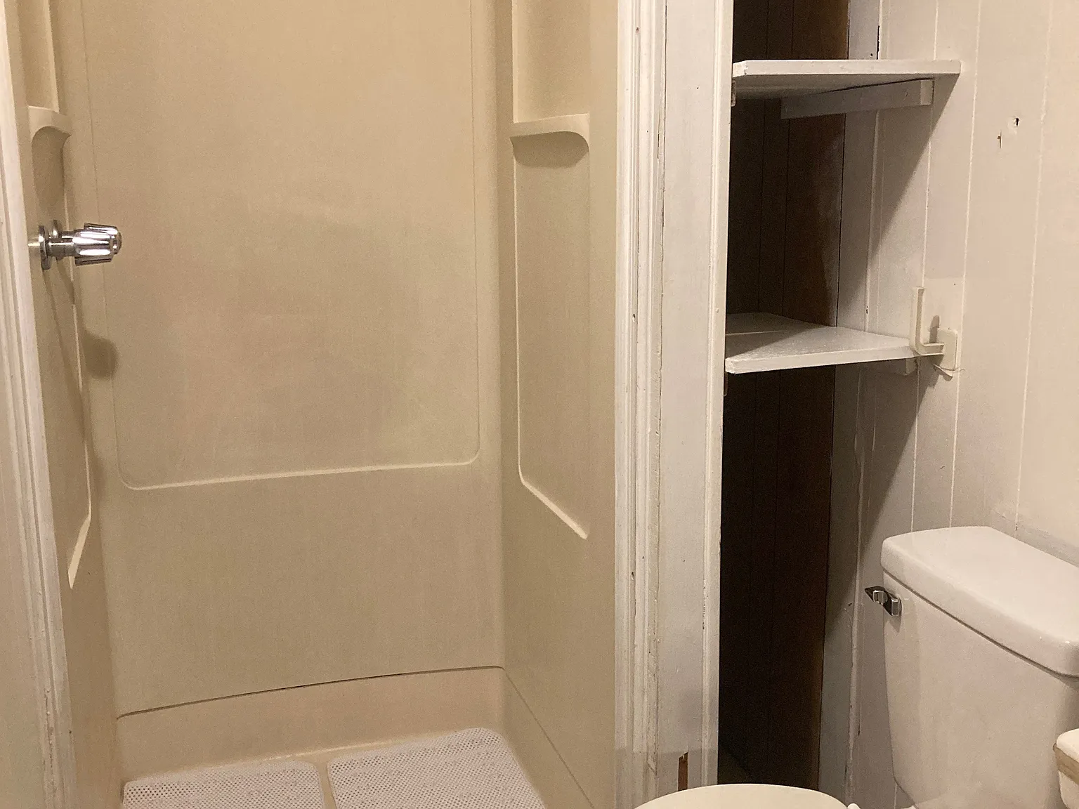 Studio, 450 sqft, $1,300 — Photo 3