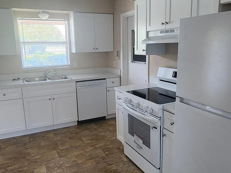 1003 Coronado Dr — Photo 7