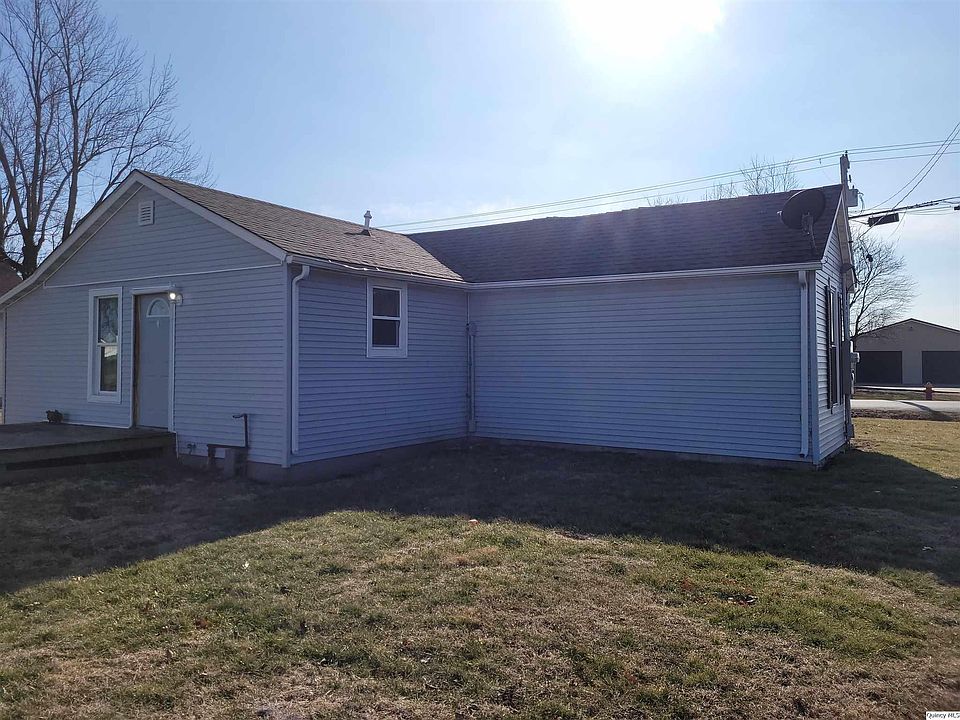 401 E Chestnut St, Mount Sterling, IL 62353 | Zillow