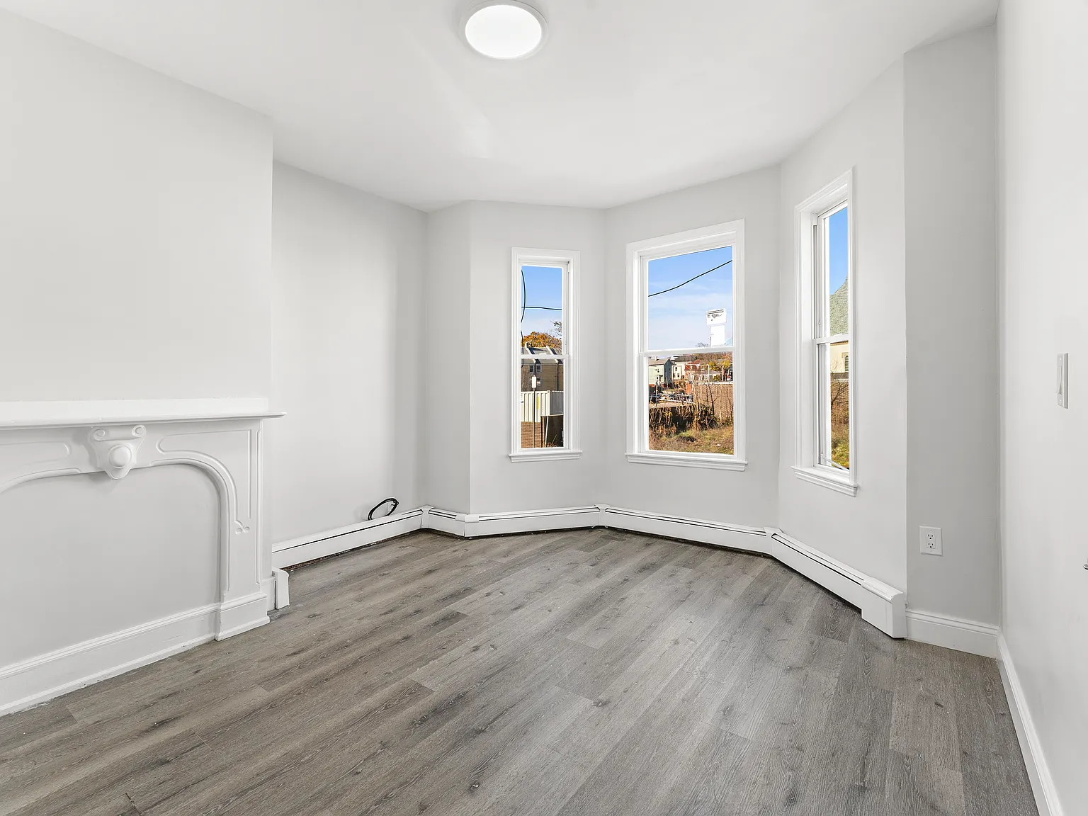 2 bed, $2,700 — Photo 3