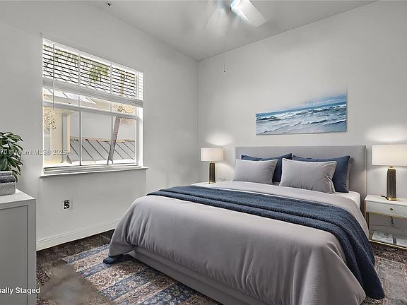 4th image of 1332 SW 2nd Ct #Townhouse