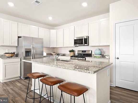 5th image of 28187 Kingsbury Ln