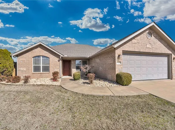 4234 W Mahogany Dr, Fayetteville, AR 72704