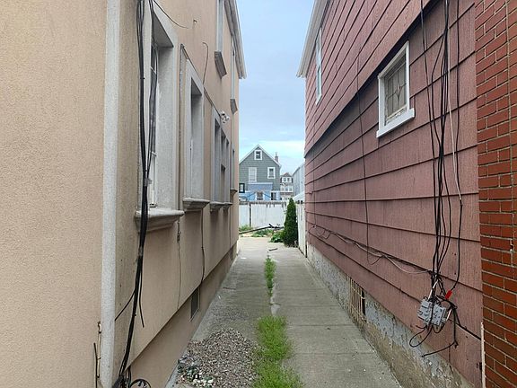 3rd image of 109-31 130th St