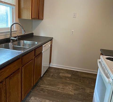5th image of 10506 Cobblestone Dr