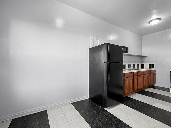 4th image of 1516 N Hobart Blvd APT 205
