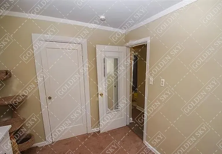 2605 N Maplewood Ave — Photo 9