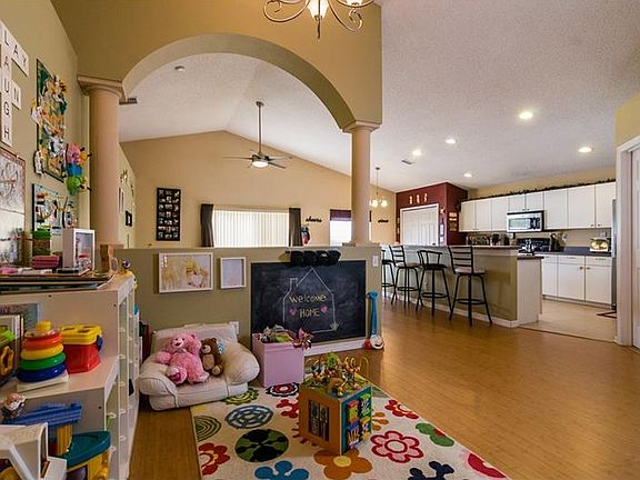 5th image of 574 Delancey Dr