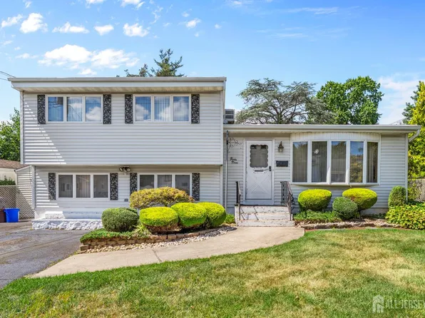 43 Frederick Pl, Old Bridge, NJ 08857