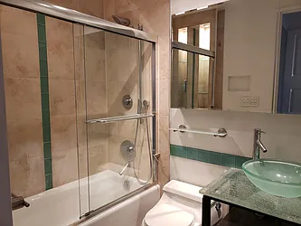 Rented by R New York