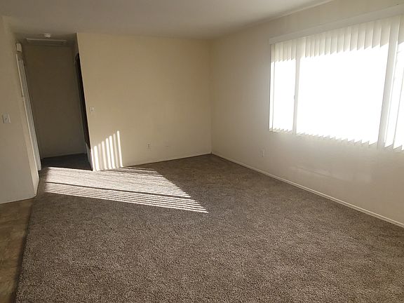 Another living room picture