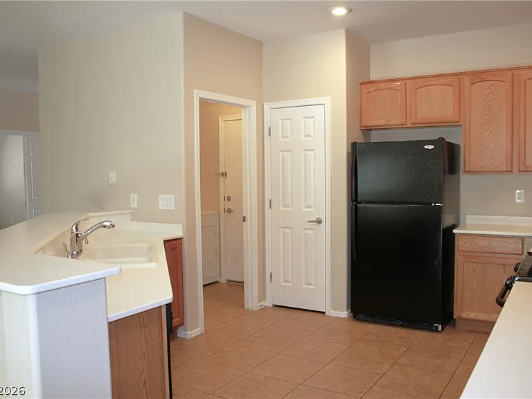 2212 Sawtooth Mountain Dr — Photo 10