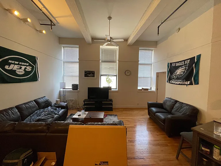 1015 Jefferson St #205 — Photo 4