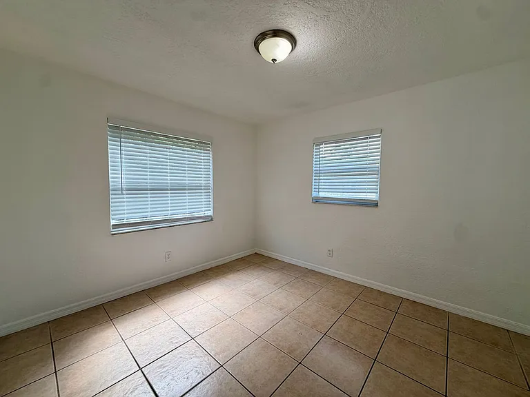 1235 Alcazar St — Photo 11