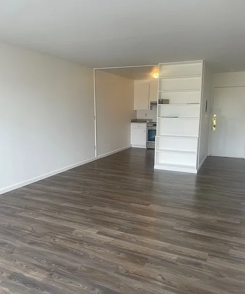 87 Lausanne Ave #3 — Photo 2