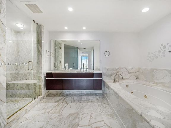 3rd image of 2627 S Bayshore Dr #800