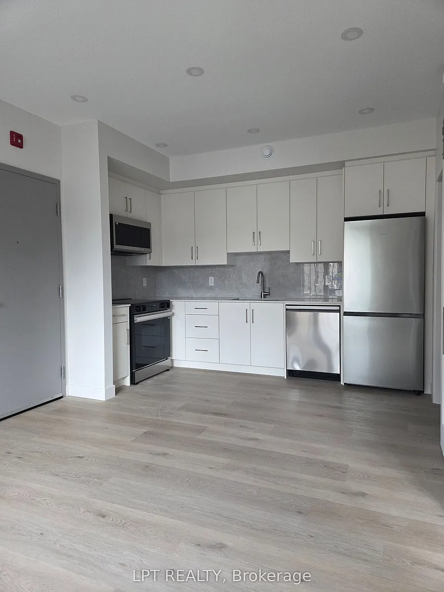 Building Photo - 250 Shakespeare St #3