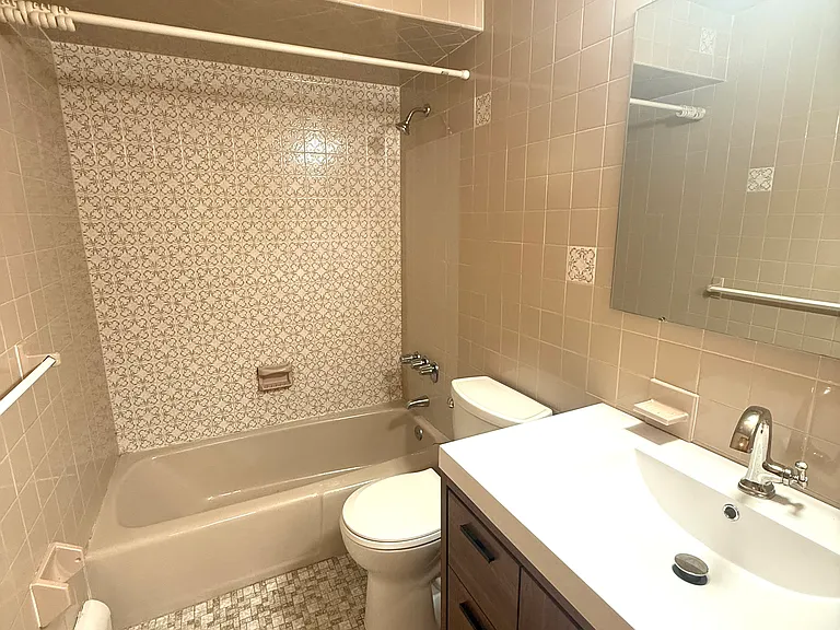 33 Kossuth St #1 — Photo 12