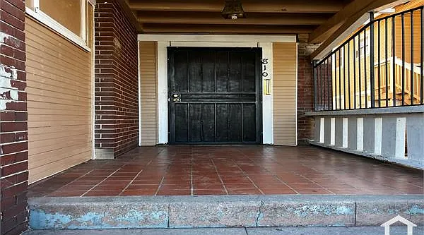 810 N Sutter St — Photo 3