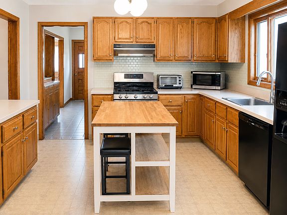 4th image of 5 Windsor Rd #2