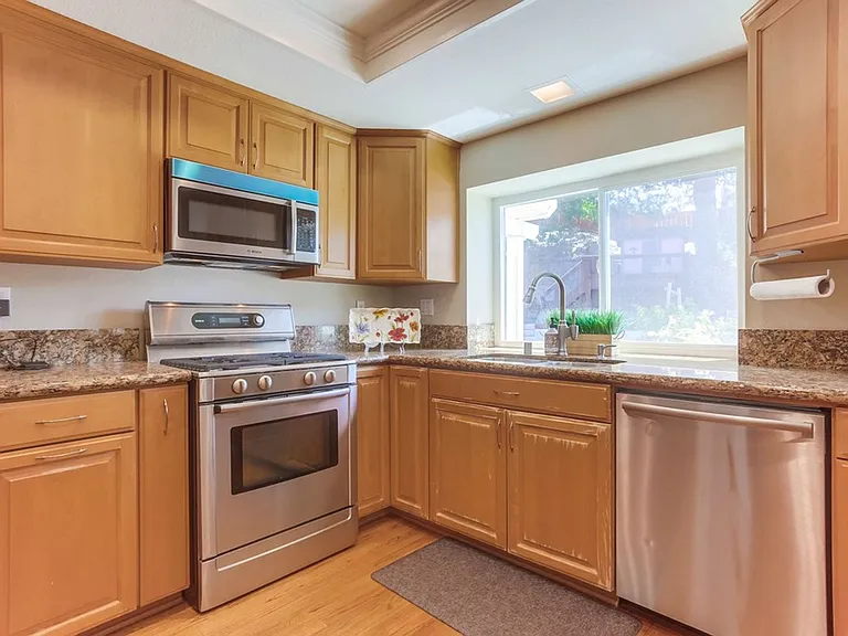 10730 Carillon Ct — Photo 20