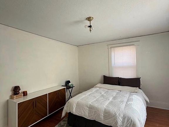 2nd image of 509 Mansfield Ave