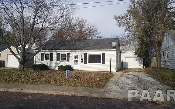 2nd image of 827 W Bartlett Ct