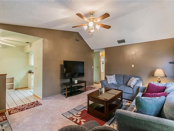 5th image of 9408 Margaret Ave
