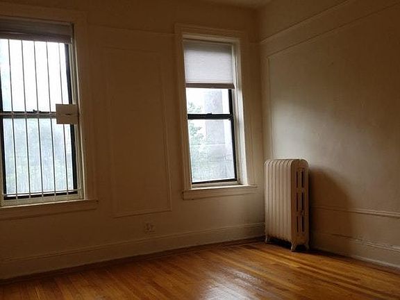 5th image of 452 Park Pl APT 4K