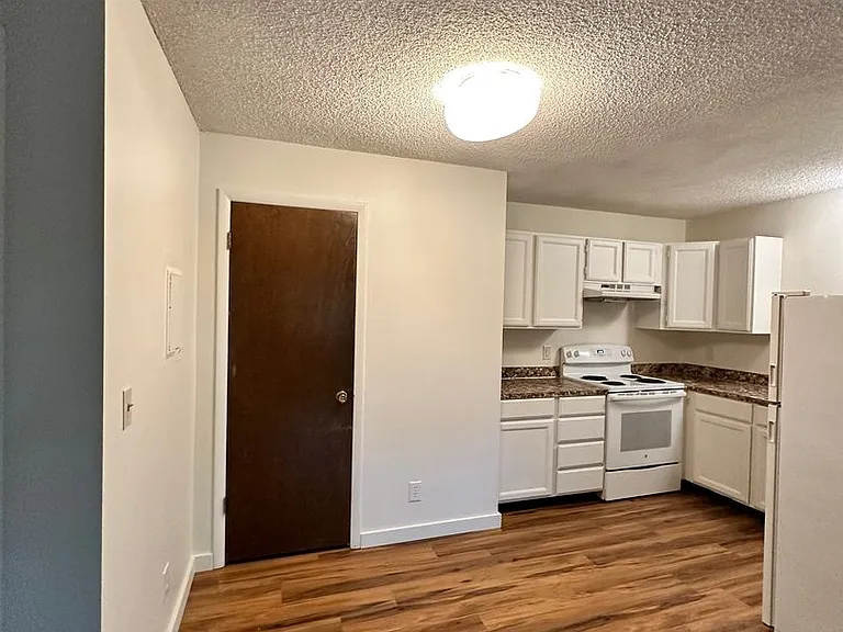 509 N Black Ave #1-8 — Photo 12