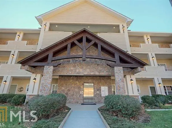 92 Gleneagle Ct Unit 302, Clayton, GA 30525